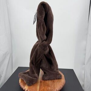 NEW Sprigs Faux Fur Scarf w/ Zippered Pocket 2.0-‎ brown